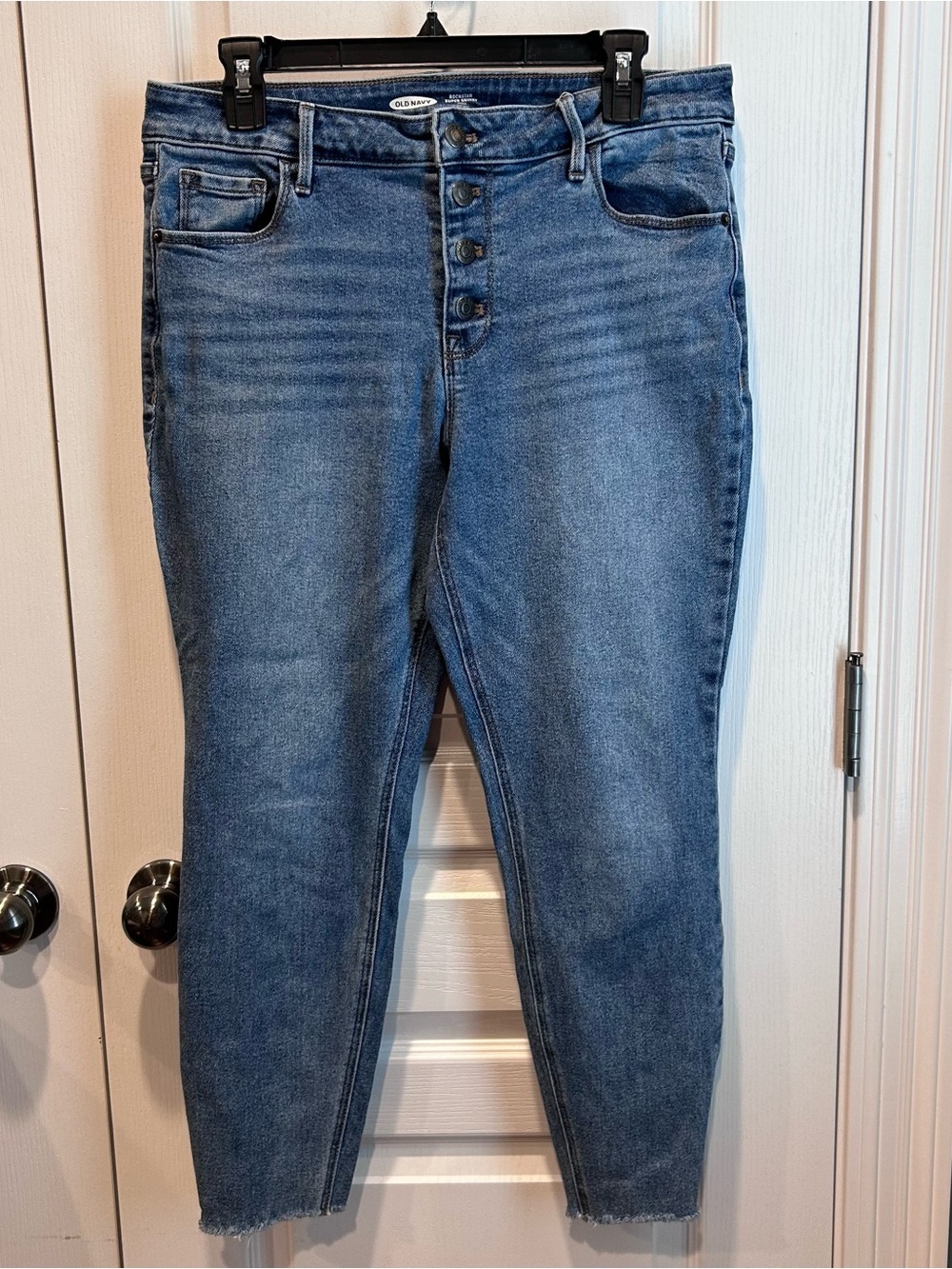 Old Navy Women’s Ankle Super Skinny Mid Rise 4 Button Front Size 14 Denim Jeans